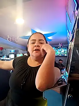 Miss Adriana01 online show from September 9, 2025, 4:49 pm