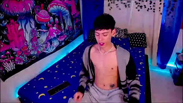 Snapshot of Thedoll_ethan7 chatting on May 24, 2026, 7:03 pm Thedoll ethan7 online show from May 24, 2026, 7:03 pm