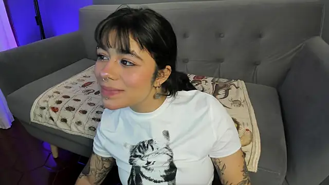 flower smith  online show from April 4, 2026, 11:39 am