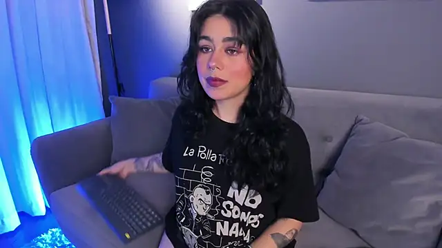 flower smith  online show from November 7, 2025, 11:48 am