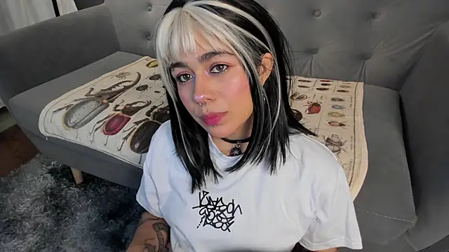 flower smith  online show from March 11, 2026, 11:48 am