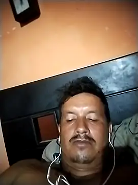 Snapshot of colombiano198720 chatting on September 28, 2025, 11:23 pm colombiano198720 online show from September 28, 2025, 11:23 pm