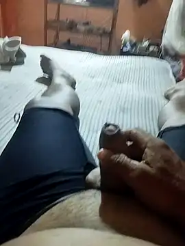 Snapshot of colombiano198720 chatting on October 27, 2025, 12:44 am colombiano198720 online show from October 27, 2025, 12:44 am