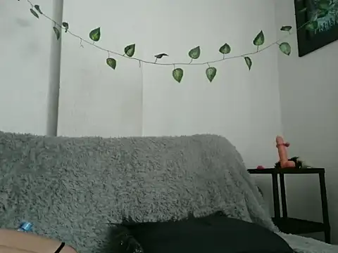 LupinkDemian online show from November 21, 2025, 1:43 pm