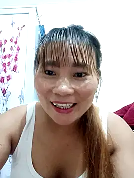 Snapshot of Mainay0033 chatting on September 10, 2025, 11:42 am Mainay0033 online show from September 10, 2025, 11:42 am