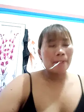 Snapshot of Mainay0033 chatting on September 9, 2025, 11:19 am Mainay0033 online show from September 9, 2025, 11:19 am