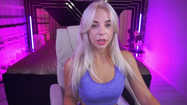 BellaRayyy online show from July 22, 2026, 1:02 pm
