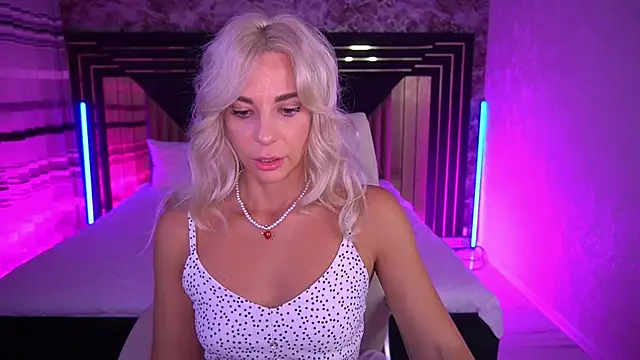 BellaRayyy online show from July 1, 2026, 1:22 pm