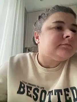 Snapshot of AliceCurlyX chatting on February 16, 2026, 2:05 pm AliceCurlyX online show from February 16, 2026, 2:05 pm