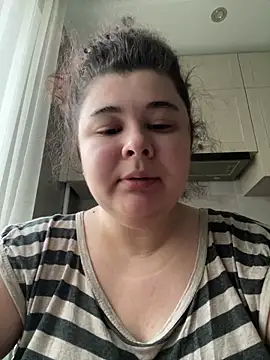 Snapshot of AliceCurlyX chatting on February 28, 2026, 5:29 am AliceCurlyX online show from February 28, 2026, 5:29 am