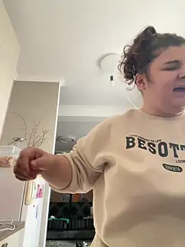 Snapshot of AliceCurlyX chatting on February 15, 2026, 10:25 am AliceCurlyX online show from February 15, 2026, 10:25 am