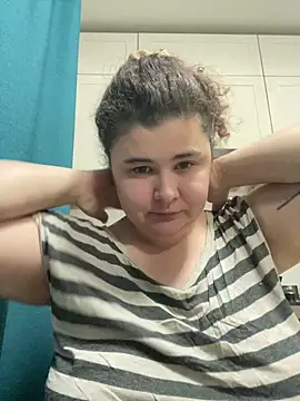 Snapshot of AliceCurlyX chatting on February 25, 2026, 2:28 pm AliceCurlyX online show from February 25, 2026, 2:28 pm