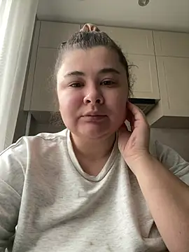 Snapshot of AliceCurlyX chatting on February 24, 2026, 10:16 am AliceCurlyX online show from February 24, 2026, 10:16 am