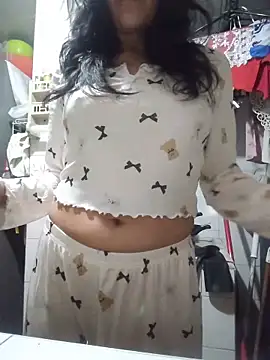 Queen Ashly online show from May 15, 2026, 3:04 am