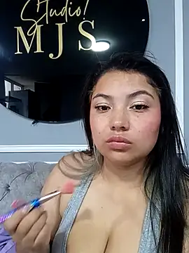 AbbieJoness   online show from November 19, 2025, 11:54 am