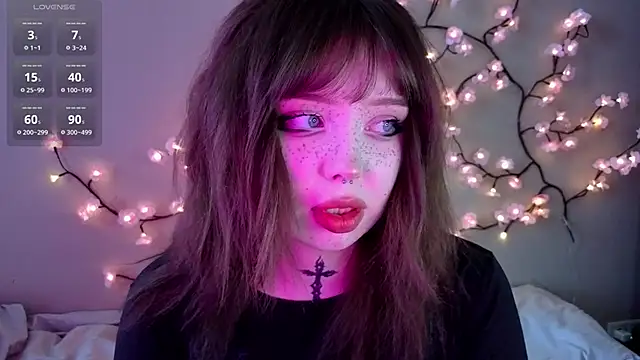 Snapshot of RileyVice chatting on March 1, 2026, 8:25 am RileyVice online show from March 1, 2026, 8:25 am