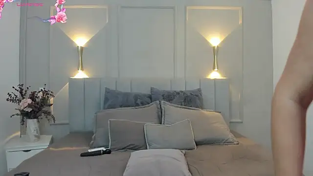 victoria bourne online show from February 14, 2026, 7:14 pm