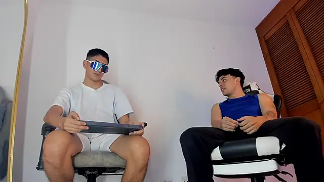 sotooliver3 online show from January 11, 2026, 7:54 pm