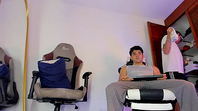 sotooliver3 online show from October 24, 2025, 7:46 pm