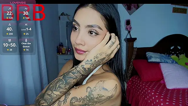 mia yireth online show from November 19, 2025, 12:10 am