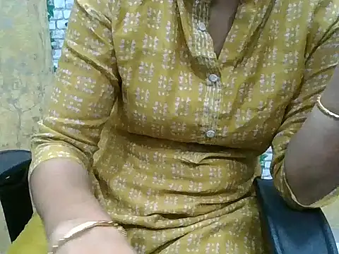 Roshani hoty online show from March 19, 2026, 1:22 pm