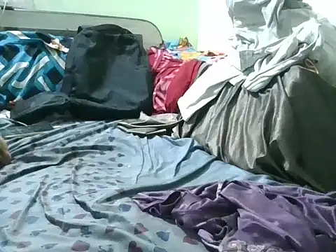 Roshani hoty online show from April 16, 2026, 5:14 pm