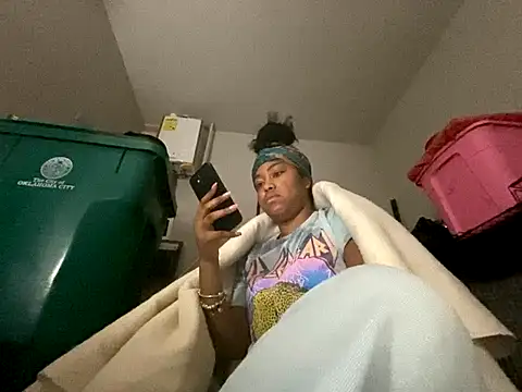 princesslivv online show from October 28, 2025, 8:19 pm