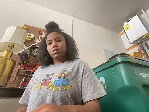 princesslivv online show from April 7, 2026, 5:15 pm