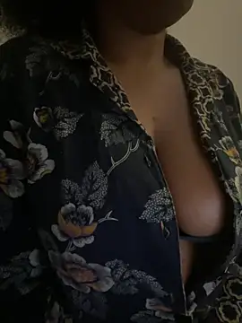 princesslivv online show from April 23, 2026, 3:35 am