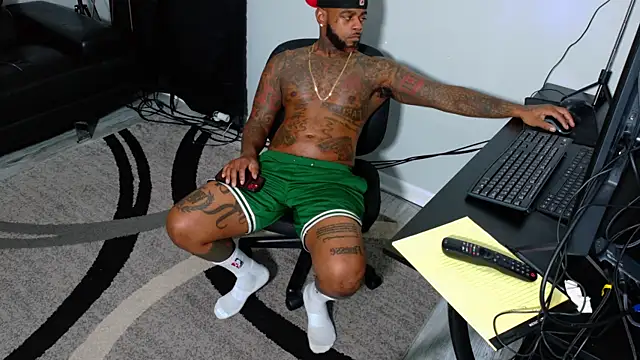 SLANGONDEMHOES online show from November 22, 2025, 8:08 pm