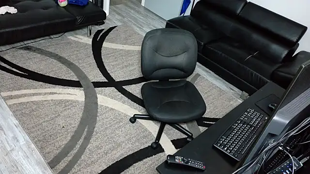 SLANGONDEMHOES online show from December 21, 2025, 6:09 pm