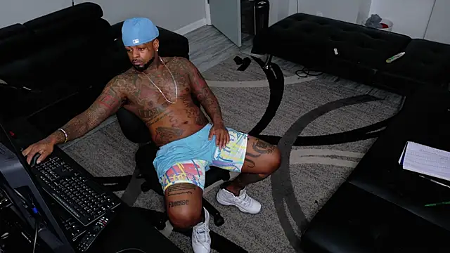 SLANGONDEMHOES online show from April 14, 2026, 12:54 pm