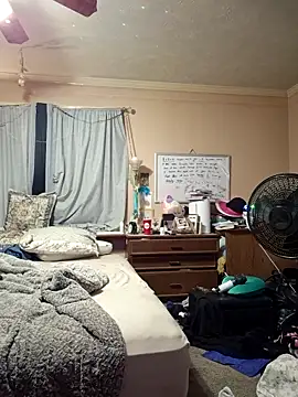 Snapshot of mresquared chatting on March 11, 2026, 4:56 pm mresquared online show from March 11, 2026, 4:56 pm