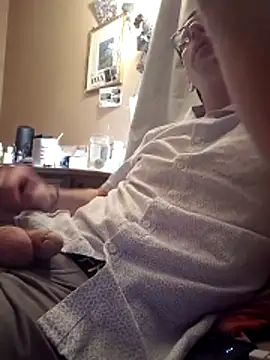 Snapshot of mresquared chatting on March 6, 2026, 7:53 pm mresquared online show from March 6, 2026, 7:53 pm