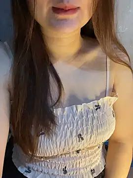 Hinne07 online show from January 18, 2026, 2:26 am