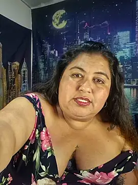 curvy diva  online show from April 12, 2026, 3:04 pm