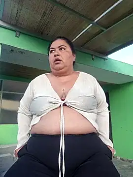 curvy diva  online show from December 16, 2025, 10:36 pm