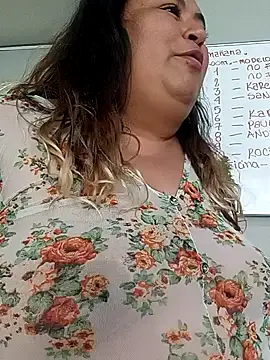 curvy diva  online show from November 30, 2025, 12:28 pm