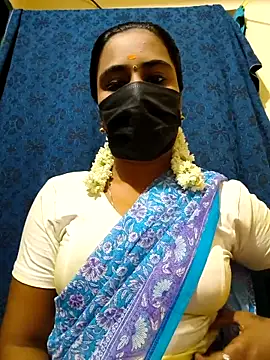 mini-queen online show from November 18, 2025, 4:54 pm