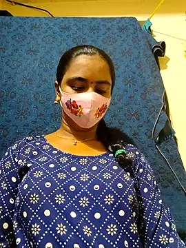 mini-queen online show from February 20, 2026, 4:09 pm