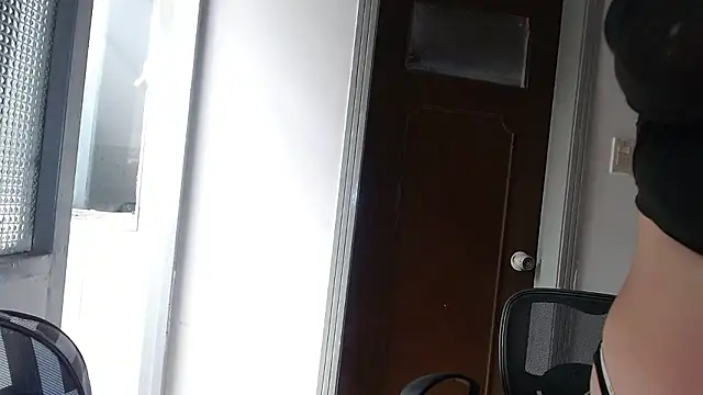 snow belle online show from January 14, 2026, 7:39 pm