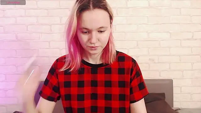 Ericha Stone online show from February 1, 2026, 7:50 am