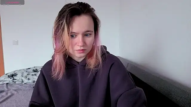 Snapshot of Ericha_Stone chatting on May 7, 2026, 2:05 am Ericha Stone online show from May 7, 2026, 2:05 am