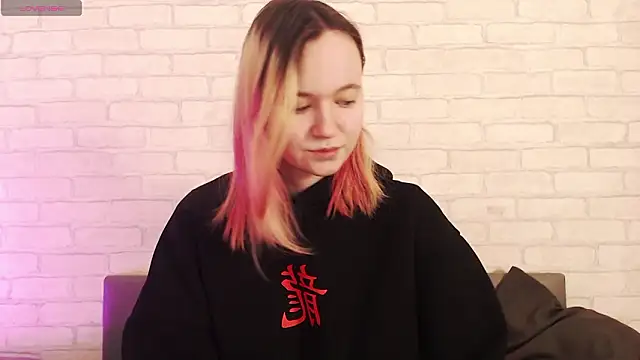 Ericha Stone online show from March 15, 2026, 1:23 am