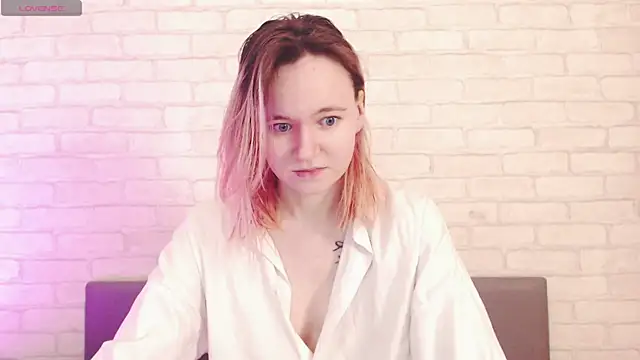 Snapshot of Ericha_Stone chatting on April 24, 2026, 1:18 am Ericha Stone online show from April 24, 2026, 1:18 am