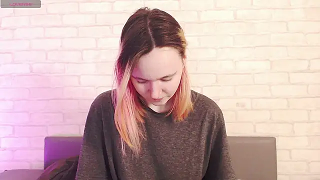 Ericha Stone online show from April 2, 2026, 1:35 am