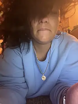 StylishEchium online show from March 11, 2026, 9:53 pm