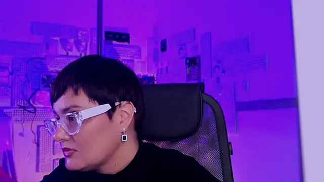 LauraDavidsons online show from November 7, 2025, 4:00 pm