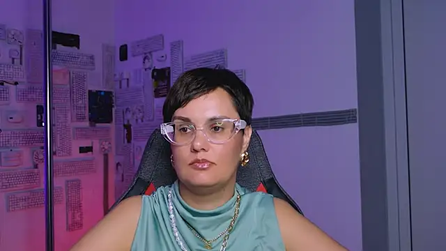 LauraDavidsons online show from September 13, 2025, 9:53 am