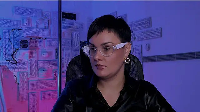 LauraDavidsons online show from November 12, 2025, 4:22 pm